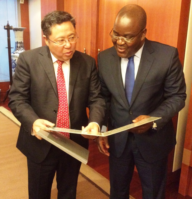 Le DG de la BRVM effectue une visite de travail à la bourse de Shanghaï Le DG de la BRVM effectue une visite de travail à la bourse de Shanghaï