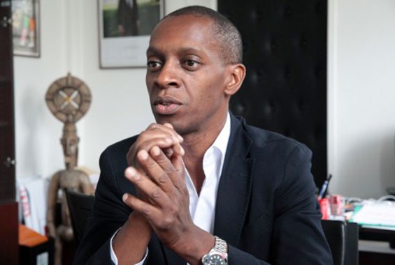 Togo : Claudy Siar, un pirate sous-marin qui accoste les médias dans les eaux du port de Lomé, à quel prix ? Togo : Claudy Siar, un pirate sous-marin qui accoste les médias dans les eaux du port de Lomé, à quel prix ?
