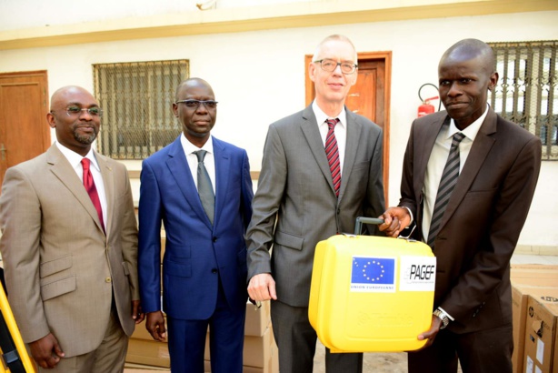 Foncier Urbain : Le PAGEF réceptionne un lot de matériels de plus 250 millions FCFA pour ses sites pilotes Foncier Urbain : Le PAGEF réceptionne un lot de matériels de plus 250 millions FCFA pour ses sites pilotes