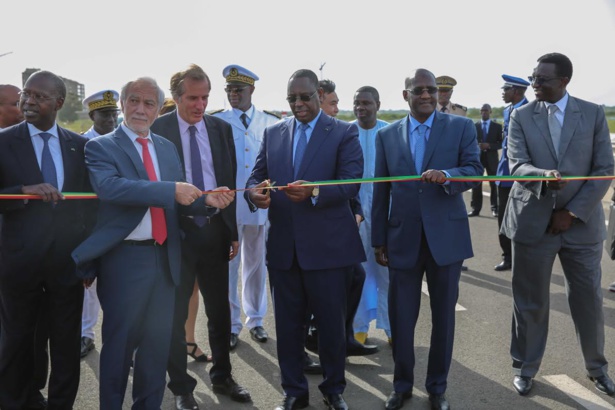Inauguration autoroute Diamniadio-AIBD-Sindia : Macky Sall y voit les signes de progrès Inauguration autoroute Diamniadio-AIBD-Sindia : Macky Sall y voit les signes de progrès