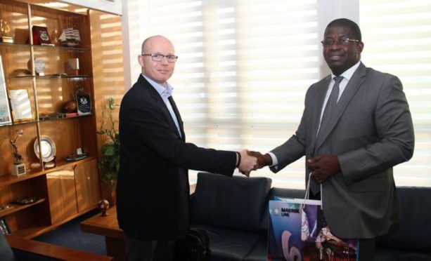 Côte d’Ivoire: Le Directeur général du Port d’Abidjan, Hien Sié reçoit le nouveau patron en CI de l’armateur danois, Maersk Line, Glenn Mac Artney Côte d’Ivoire: Le Directeur général du Port d’Abidjan, Hien Sié reçoit le nouveau patron en CI de l’armateur danois, Maersk Line, Glenn Mac Artney