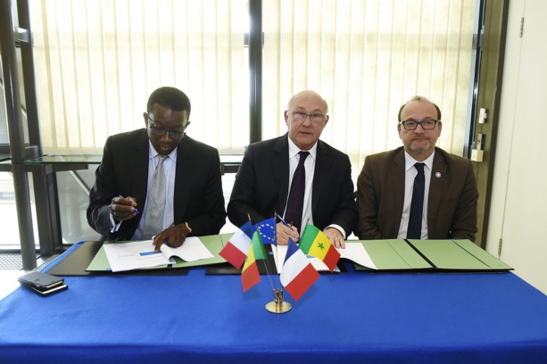CONVENTION DE FINANCEMENT DU TER :  La France accorde 129, 6 milliards de francs Cfa au Sénégal CONVENTION DE FINANCEMENT DU TER :  La France accorde 129, 6 milliards de francs Cfa au Sénégal