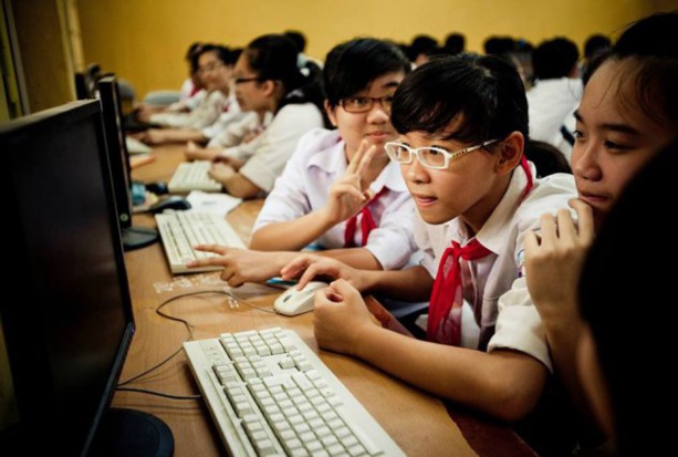 Rapport UIT : Les jeunes continuent de dominer l'utilisation de l'Internet Rapport UIT : Les jeunes continuent de dominer l'utilisation de l'Internet