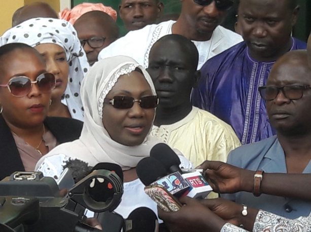 AMINATA TALL, PRÉSIDENTE DU CESE EN VISITE À L’AIBD : « Le Sénégal peut s’enorgueillir de disposer d’un aéroport de pointe avec un investissement extrêmement important » AMINATA TALL, PRÉSIDENTE DU CESE EN VISITE À L’AIBD : « Le Sénégal peut s’enorgueillir de disposer d’un aéroport de pointe avec un investissement extrêmement important »