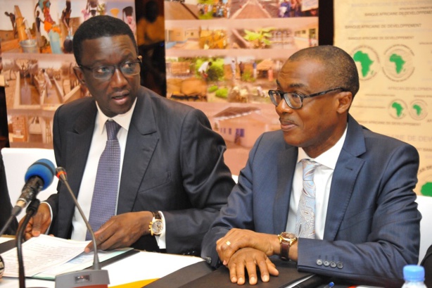 Serge N’Guessan  à droite, responsable pays du bureau national de la Bad, au Sénégal