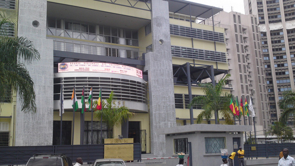 Bourse : La BRVM clôture à la baisse Bourse : La BRVM clôture à la baisse