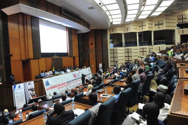 FORUM SUR LES INVESTISSEURS DE LA MICROFINANCE : Les participants pour une meilleure inclusion financière FORUM SUR LES INVESTISSEURS DE LA MICROFINANCE : Les participants pour une meilleure inclusion financière