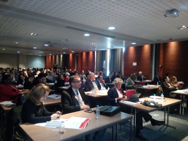 Investissement en Afrique: Le Symposium international se penche sur les 30 problématiques stratégiques majeures Investissement en Afrique: Le Symposium international se penche sur les 30 problématiques stratégiques majeures