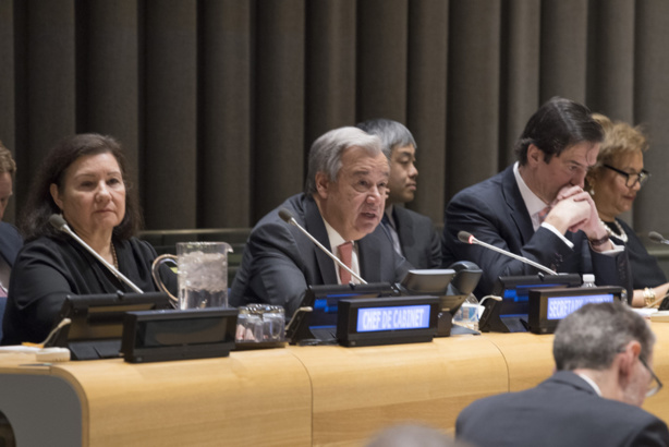 Le chef de l'ONU présente ses 12 domaines d’action pour 2018 et insiste sur la nécessité d'autonomiser les femmes Le chef de l'ONU présente ses 12 domaines d’action pour 2018 et insiste sur la nécessité d'autonomiser les femmes