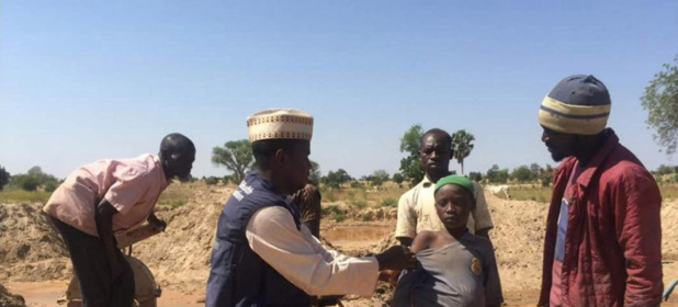 Une campagne de vaccination réactive contre la fièvre jaune dans l'Etat de Zamfara, dans le nord-ouest du Nigeria. Une campagne de vaccination réactive contre la fièvre jaune dans l'Etat de Zamfara, dans le nord-ouest du Nigeria.