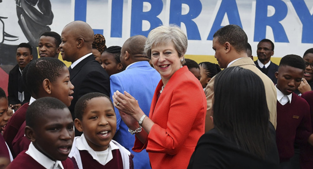 Tournée africaine de Theresa May : Des accords d'une valeur de plus de 300 millions £ ont été conclus Tournée africaine de Theresa May : Des accords d'une valeur de plus de 300 millions £ ont été conclus