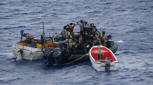 Photo: Eunavfor Des pirates appréhendés dans le golfe de Guinée. Photo: Eunavfor