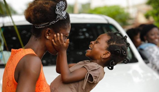 Chaque jour, en Afrique, le Fonds africain de développement fait la différence dans la vie de millions de personnes Chaque jour, en Afrique, le Fonds africain de développement fait la différence dans la vie de millions de personnes