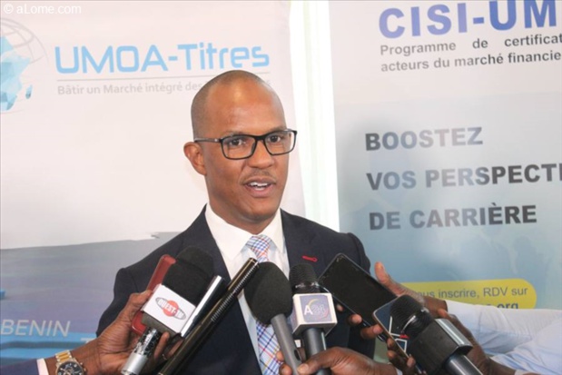 Marché financier régional : L’Agence Umoatitres lance le programme de certification des acteurs Marché financier régional : L’Agence Umoatitres lance le programme de certification des acteurs
