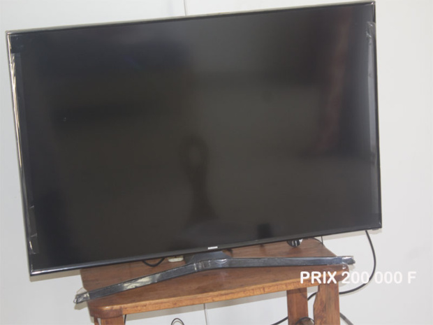 VENDS CAUSE DÉPART VENDS CAUSE DÉPART