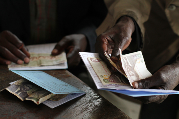 Systèmes financiers décentralisés : Une enquête révèle le nombre moyen de changement de compte Systèmes financiers décentralisés : Une enquête révèle le nombre moyen de changement de compte