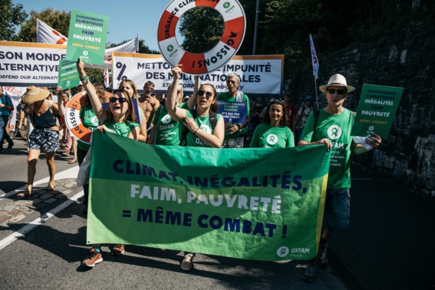 Lutte contre les inégalités dans le monde : Oxfam milite pour une économie  plus humaine