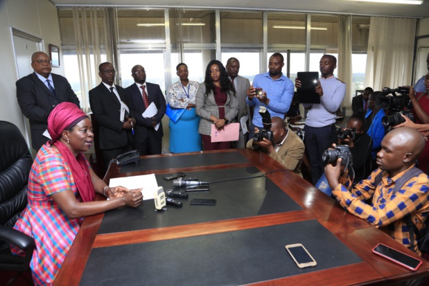 La CEA et le Zimbabwe signent un accord avant le prochain forum sur le développement durable La CEA et le Zimbabwe signent un accord avant le prochain forum sur le développement durable