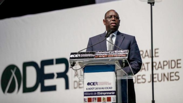 Le président Macky Sall, prononçant son allocution lors d'une cérémonie de remise de financement