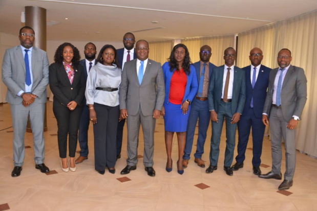 Développement de la culture boursière : La Brvm et le Dc/Br à la rencontre des investisseurs et émetteurs potentiels du Sénégal Développement de la culture boursière : La Brvm et le Dc/Br à la rencontre des investisseurs et émetteurs potentiels du Sénégal