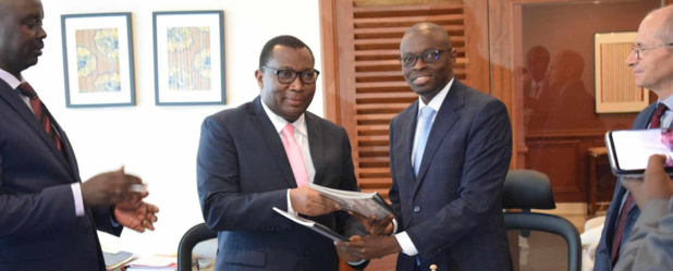 Développement du port de Bujumbura : La Bad et le gouvernement signent 2 accords de dons d’un montant total de 23,4 millions d’euros Développement du port de Bujumbura : La Bad et le gouvernement signent 2 accords de dons d’un montant total de 23,4 millions d’euros