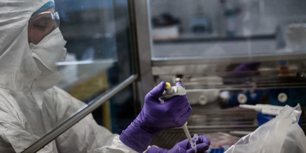 Le premier essai clinique a eu lieu lundi 16 mars aux Etats-Unis © AFP Le premier essai clinique a eu lieu lundi 16 mars aux Etats-Unis © AFP