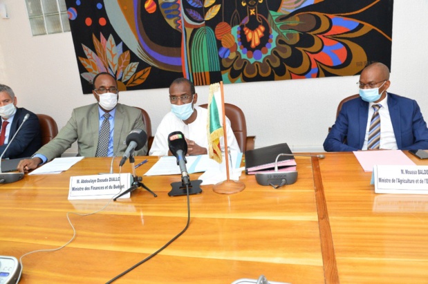 Appui budgétaire, compétitivité de l’agriculture, gestion des déchets : Le Sénégal et la Banque mondiale signent des accords de financement de plus de 225 milliards de FCFA