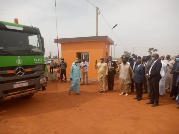 Un parking gros-porteurs inauguré au port sec de Sandiara pour décongestionner Dakar Un parking gros-porteurs inauguré au port sec de Sandiara pour décongestionner Dakar