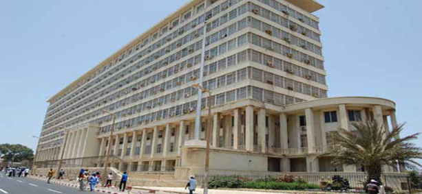 Gouvernance des institutions sous l’ère Macky Sall: L’administration sénégalaise fait sa mue Gouvernance des institutions sous l’ère Macky Sall: L’administration sénégalaise fait sa mue