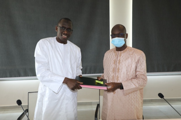 Gestion axée sur les performances : Bassirou Samba NIASSE signe des contrats annuels d’objectifs avec les directeurs de la Dgid Gestion axée sur les performances : Bassirou Samba NIASSE signe des contrats annuels d’objectifs avec les directeurs de la Dgid