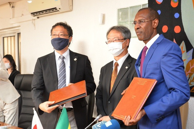 Initiative pour la suspension du service de la dette : Le Japon accorde au Sénégal un moratoire pour 93 millions 820 mille FCFA Initiative pour la suspension du service de la dette : Le Japon accorde au Sénégal un moratoire pour 93 millions 820 mille FCFA