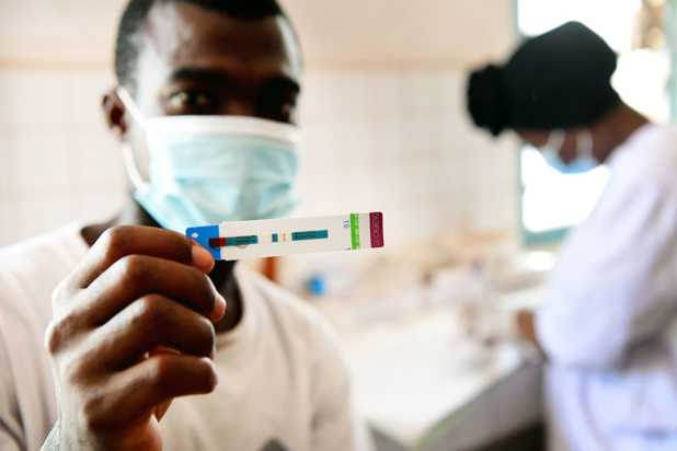 Les personnes séropositives confrontées au double danger du VIH et de la Covid-19 (ONUSIDA) Les personnes séropositives confrontées au double danger du VIH et de la Covid-19 (ONUSIDA)