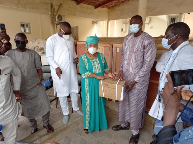 Covid 19 : La mairie de Dakar soulage les hôpitaux de Dakar par une dotation en appareils respiratoires, d’anesthésie, des défibrillateurs…….