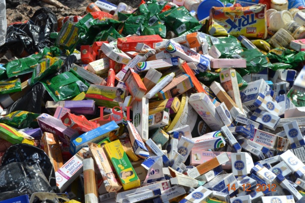 Afrique: Selon un rapport publié mercredi, plus de la moitié des produits en circulation dans les pays d'Afrique sont des contrefaçons Afrique: Selon un rapport publié mercredi, plus de la moitié des produits en circulation dans les pays d'Afrique sont des contrefaçons