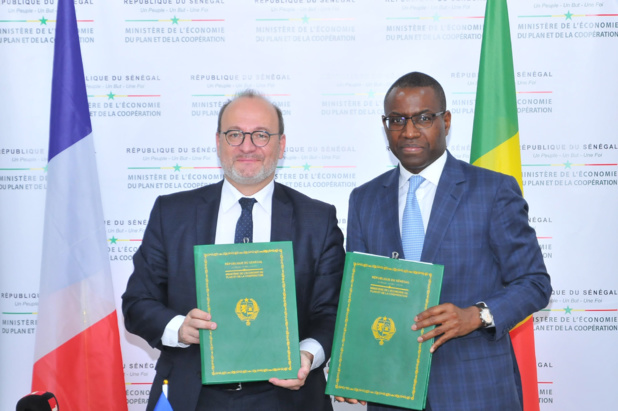 Réalisation du projet de protection des ressources en eau de la zone de captage de Pout : L’Afd accorde une subvention de 3,9 milliards de francs Cfa à l’Etat du Sénégal Réalisation du projet de protection des ressources en eau de la zone de captage de Pout : L’Afd accorde une subvention de 3,9 milliards de francs Cfa à l’Etat du Sénégal