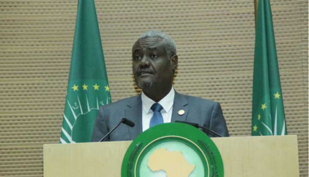 35ème conférence ordinaire de l’Ua : Moussa Faki Mahamat salue le pragmatisme, le sens de la méthode de Macky Sall 35ème conférence ordinaire de l’Ua : Moussa Faki Mahamat salue le pragmatisme, le sens de la méthode de Macky Sall
