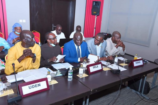 Résolution de la crise scolaire : Un accord trouvé entre le gouvernement et 5 syndicats Résolution de la crise scolaire : Un accord trouvé entre le gouvernement et 5 syndicats