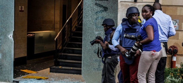 ©UNESCO/ Enos Teche Journalistes couvrant une attaque terroriste au Kenya.