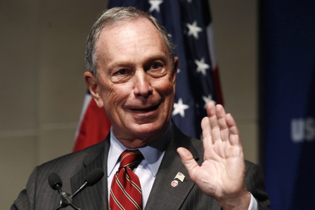 Michael Blommberg est le fondateur de Bloomberg L.P., groupe financier américain Michael Blommberg est le fondateur de Bloomberg L.P., groupe financier américain