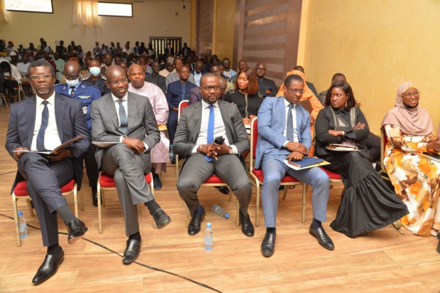 Le gouverneur de Thiès sur l’opération Sama këyitu këur : « L’opération Sama këyitu këur s’avère pertinente et vient assurément à son heure » Le gouverneur de Thiès sur l’opération Sama këyitu këur : « L’opération Sama këyitu këur s’avère pertinente et vient assurément à son heure »