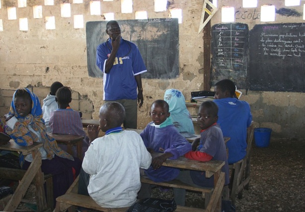 La disponibilité des ressources humaines à savoir les enseignants est un des facteurs qui explique ce retard La disponibilité des ressources humaines à savoir les enseignants est un des facteurs qui explique ce retard