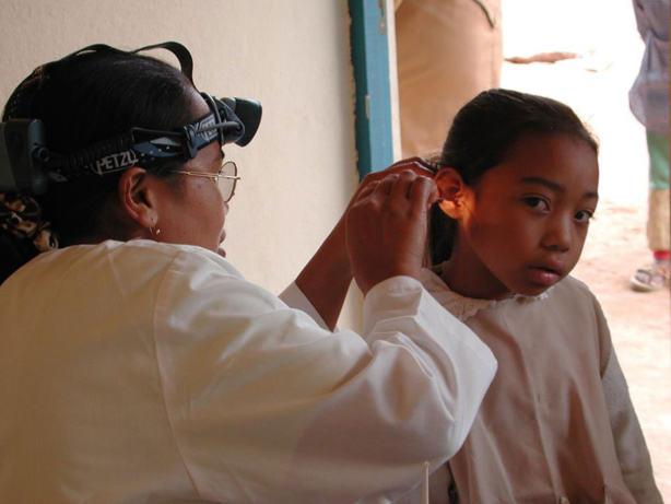 L'OMS appelle à investir davantage pour prévenir et traiter les déficiences auditives L'OMS appelle à investir davantage pour prévenir et traiter les déficiences auditives