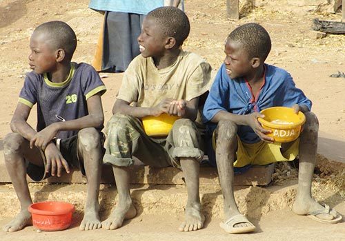 Sénégal: Agir d'urgence pour éliminer la mendicité forcée des enfants Sénégal: Agir d'urgence pour éliminer la mendicité forcée des enfants