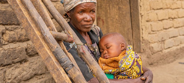 © WFP/Francis Thawani Au Malawi, la hausse des prix des denrées alimentaires pousse les plus pauvres au bord de la famine.