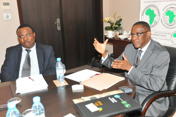 M. Mamadou Lamine N’Dongo représentant résident de la Banque africaine de développement (BAD)  à droite et Monsieur Eguida kossi Robert chargé de Programmes Pays Principal à gauche