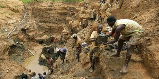 Afrique: Quand les multinationales vampirisent les ressources minières Afrique: Quand les multinationales vampirisent les ressources minières