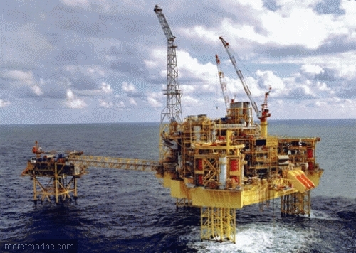 Aminata Touré s'enquiert d'une plateforme d'exploration pétrolière en haute mer Aminata Touré s'enquiert d'une plateforme d'exploration pétrolière en haute mer