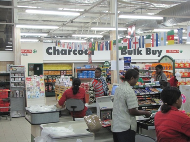 Le taux de croissance de l’Afrique va s'accélérer à 4,8 % en 2014, puis 5 à 6 % en 2015, selon la BAD Le taux de croissance de l’Afrique va s'accélérer à 4,8 % en 2014, puis 5 à 6 % en 2015, selon la BAD