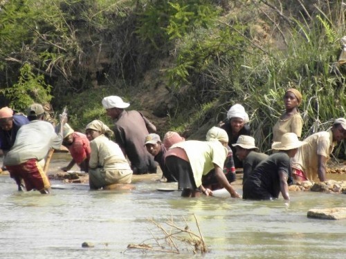 Sénégal: La « ruée vers l'or » bafoue les droits fondamentaux des communautés locales Sénégal: La « ruée vers l'or » bafoue les droits fondamentaux des communautés locales
