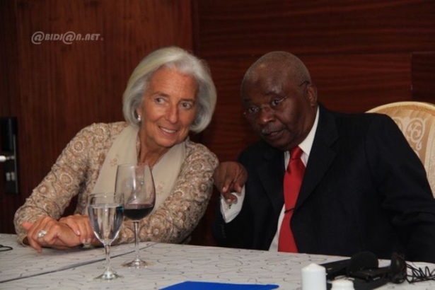 Le Président du Mozambique, Armando-Emilio-Guebuza  à droite en compagnie de Madame Christine Lagarde lors du  dîner offert  aux participants à la Conférence Africa Rising.